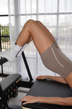 Cargar imagen en el visor de la galería, Slouched Tessia Socks
