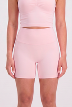 Cargar imagen en el visor de la galería, Solid Milkshake Pink Short
