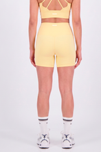 Cargar imagen en el visor de la galería, Solid Banana Yellow Short
