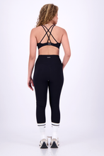Cargar imagen en el visor de la galería, Solid Black Halter Top
