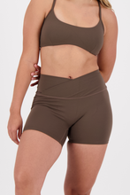 Cargar imagen en el visor de la galería, Ribbon Cross Cedar Brown Top
