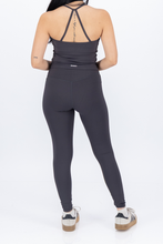 Cargar imagen en el visor de la galería, Rush Shadow Gray Leggings
