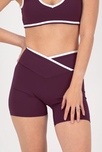 Cargar imagen en el visor de la galería, Align Wine Plum Short
