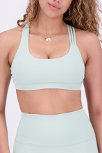 Cargar imagen en el visor de la galería, Solid Cross Leaf Green Top
