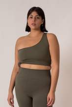 Cargar imagen en el visor de la galería, Ribbed Seamless Olive Top
