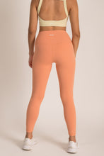 Cargar imagen en el visor de la galería, Bloom Comfy Peach leggings
