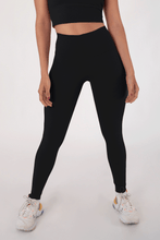 Cargar imagen en el visor de la galería, Solid Leggings Black
