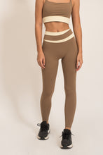 Cargar imagen en el visor de la galería, Contrast Khaki Nude Leggings
