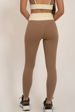 Cargar imagen en el visor de la galería, Contrast Khaki Nude Leggings
