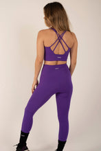 Cargar imagen en el visor de la galería, Solid Dark Purple Leggings
