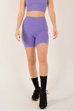 Cargar imagen en el visor de la galería, Solid  Lavender Short
