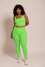 Cargar imagen en el visor de la galería, Aglow Green Apple Leggings
